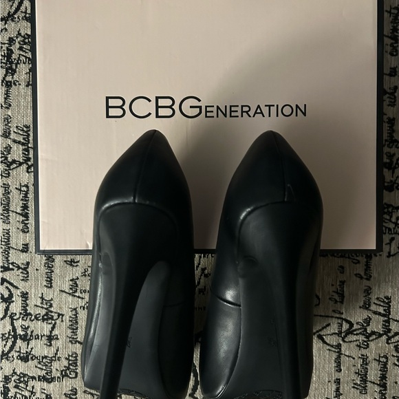 BCBGeneration Penni Pump - Picture 6 of 11